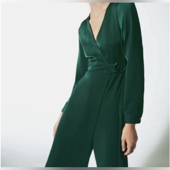 Green shiny jumpsuit - Picture 2 of 12